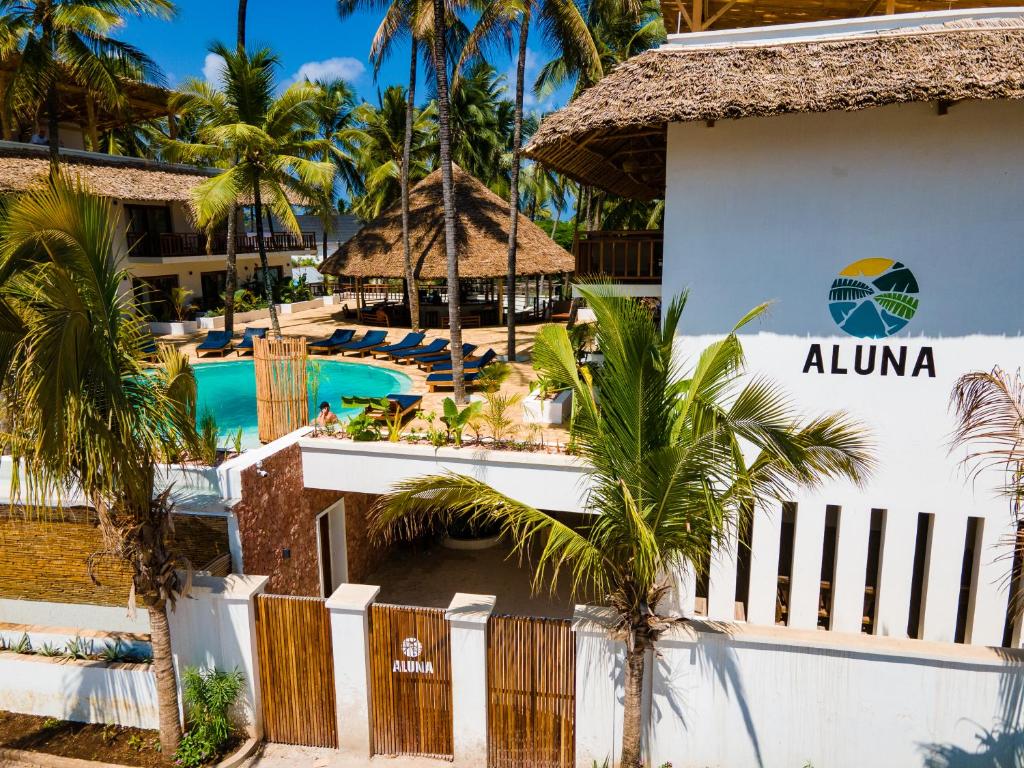 Aluna Paje Pool Area